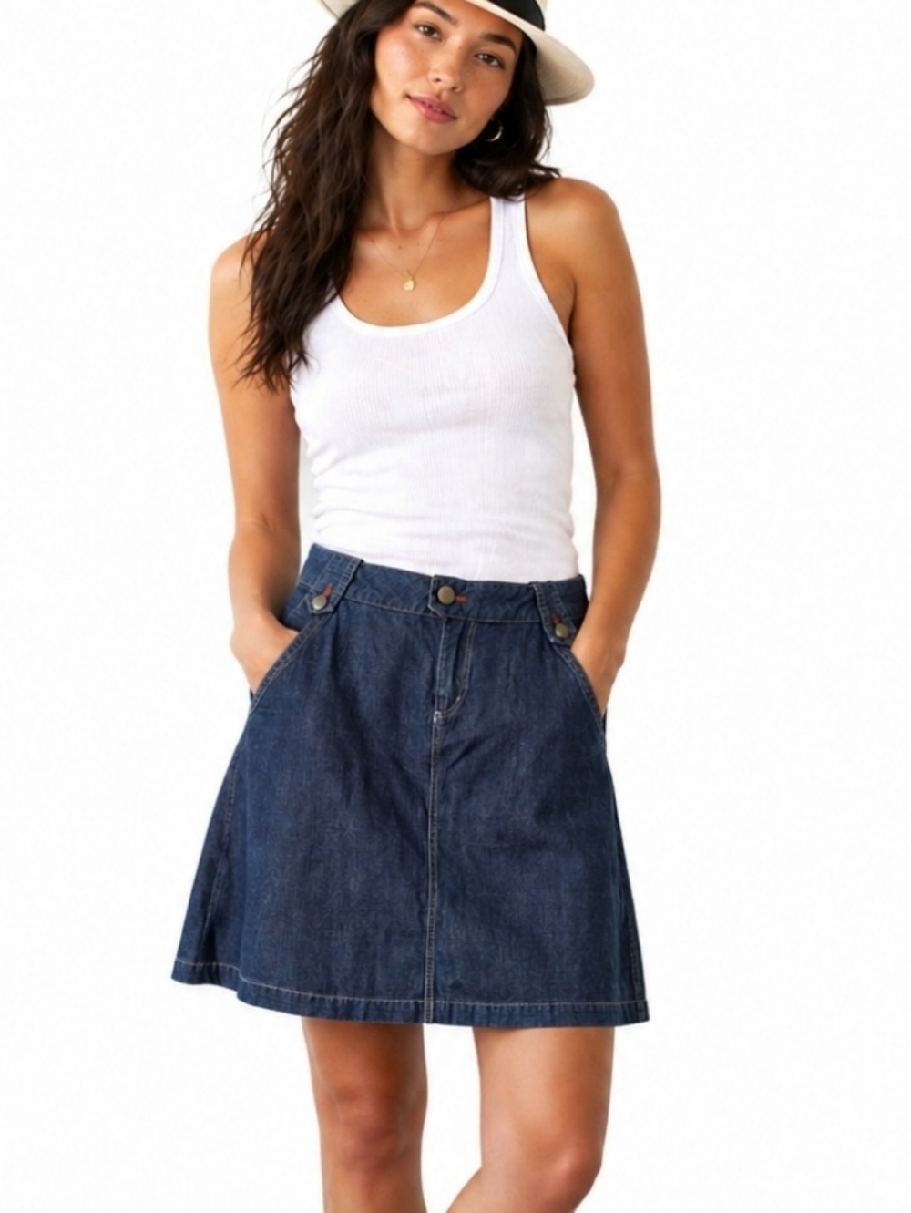 NEW Natural Reflections 100% cotton Denim Skirt Womans Size 4 cute button detail
